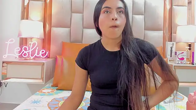 Snapshot of Leslie_Bussh_ chatting on September 24, 2025, 7:50 pm Leslie Bussh online show from September 24, 2025, 7:50 pm