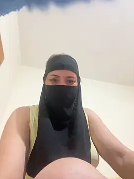 Snapshot of Wild-Nayra chatting on March 9, 2026, 10:25 pm Wild-Nayra online show from March 9, 2026, 10:25 pm