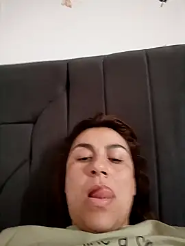 vanessa-titisM online show from April 5, 2026, 4:37 pm