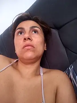 vanessa-titisM online show from May 10, 2026, 5:07 pm