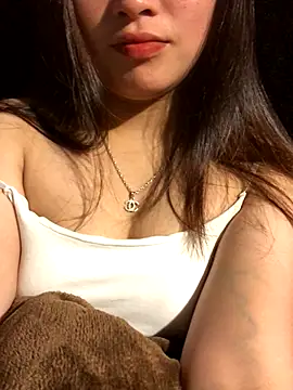 Snapshot of chipchip-00 chatting on October 10, 2025, 1:37 am chipchip-00 online show from October 10, 2025, 1:37 am