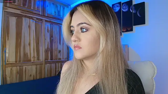 MaryMoon  online show from October 12, 2025, 7:13 pm