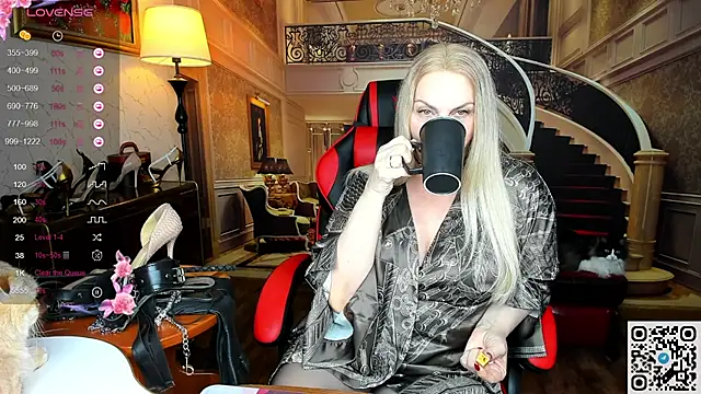 Nina Devillle online show from March 3, 2026, 8:37 pm