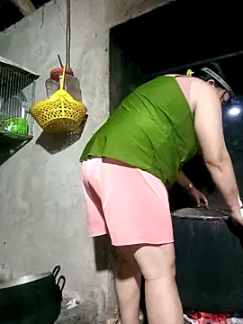 Snapshot of riso-00 chatting on March 31, 2026, 1:44 pm riso-00 online show from March 31, 2026, 1:44 pm