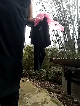 Snapshot of riso-00 chatting on April 2, 2026, 8:01 am riso-00 online show from April 2, 2026, 8:01 am