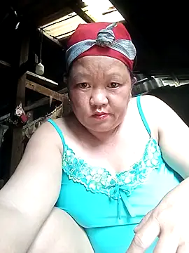 Snapshot of riso-00 chatting on April 9, 2026, 7:25 am riso-00 online show from April 9, 2026, 7:25 am