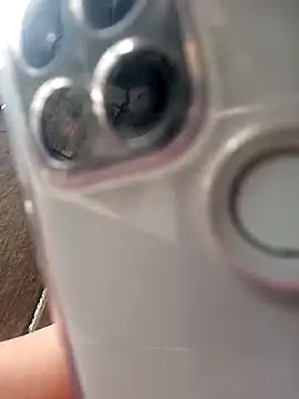 Snapshot of riso-00 chatting on April 16, 2026, 7:53 am riso-00 online show from April 16, 2026, 7:53 am