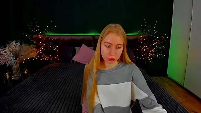 Alina Blonde online show from September 27, 2025, 5:45 am