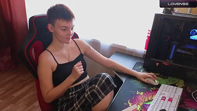 Snapshot of KrisNeal chatting on September 19, 2025, 8:49 am KrisNeal online show from September 19, 2025, 8:49 am