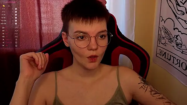 Snapshot of KrisNeal chatting on October 2, 2025, 9:27 am KrisNeal online show from October 2, 2025, 9:27 am