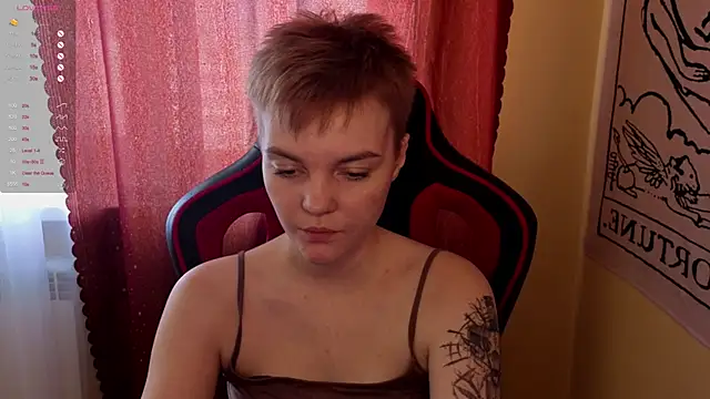 Snapshot of KrisNeal chatting on October 12, 2025, 9:30 am KrisNeal online show from October 12, 2025, 9:30 am