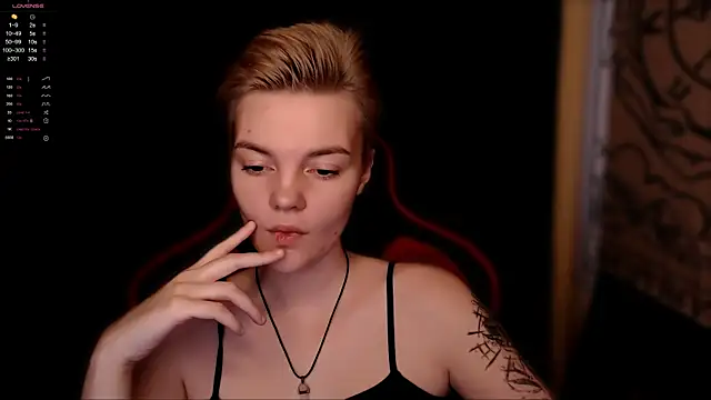 Snapshot of KrisNeal chatting on November 1, 2025, 9:00 am KrisNeal online show from November 1, 2025, 9:00 am