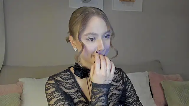 Stefa Evans online show from October 6, 2025, 5:32 pm