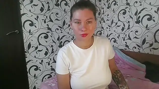 YourEmilie online show from October 23, 2025, 9:52 am