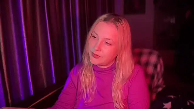 Snapshot of BikiHellena chatting on November 28, 2025, 12:24 am BikiHellena online show from November 28, 2025, 12:24 am