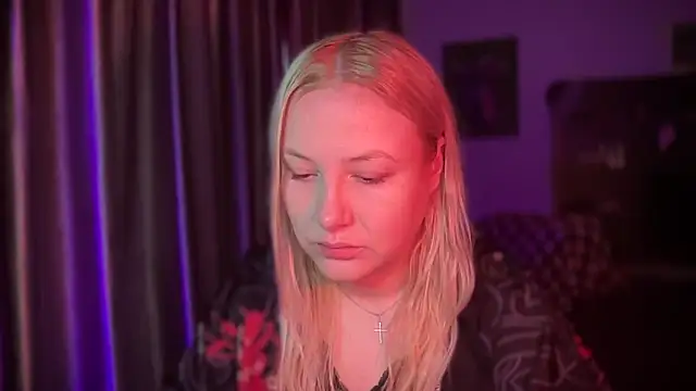 Snapshot of BikiHellena chatting on December 16, 2025, 5:23 am BikiHellena online show from December 16, 2025, 5:23 am