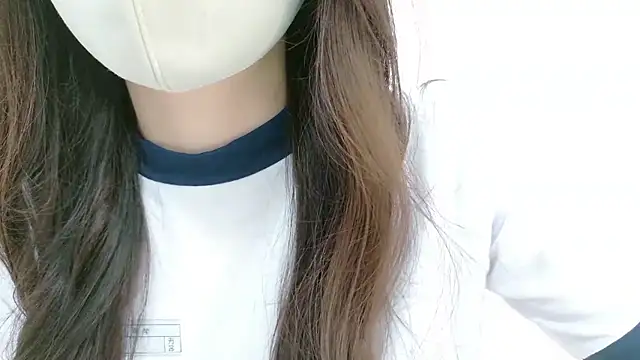 Snapshot of _Mia_land_ chatting on October 27, 2025, 1:04 pm Mia land online show from October 27, 2025, 1:04 pm