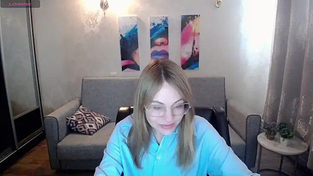 shy hot cat online show from October 20, 2025, 6:47 am