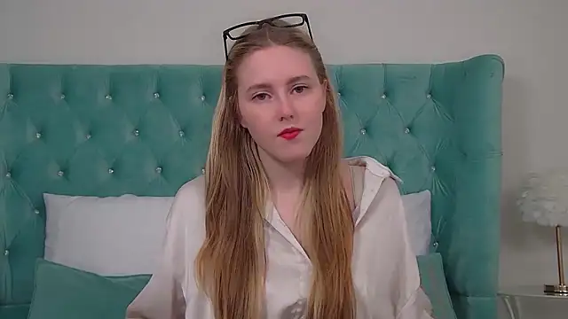 Snapshot of LexiBookwell chatting on June 4, 2026, 7:36 am LexiBookwell online show from June 4, 2026, 7:36 am