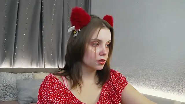 Snapshot of SoftLolli chatting on September 24, 2025, 6:17 am SoftLolli online show from September 24, 2025, 6:17 am