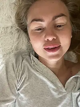 MartaLuna  online show from September 30, 2025, 8:08 am