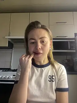 MartaLuna  online show from February 25, 2026, 10:47 am