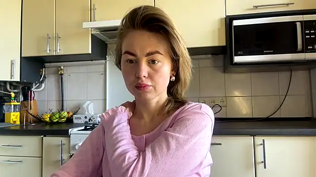 MartaLuna  online show from April 6, 2026, 8:48 am