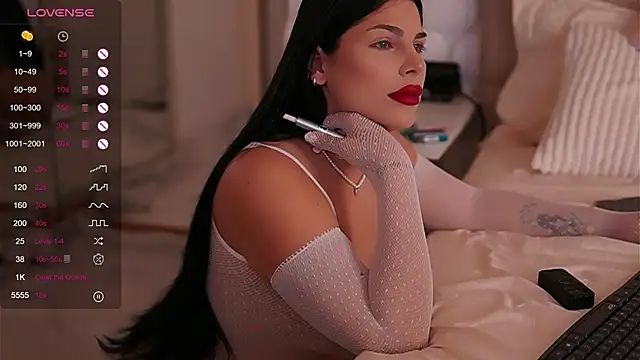 Snapshot of PlayfulAvalyn chatting on September 29, 2025, 10:36 pm PlayfulAvalyn online show from September 29, 2025, 10:36 pm