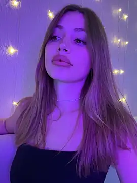 Elizabeth Tay online show from October 28, 2025, 4:20 pm