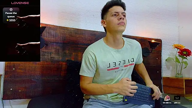 Snapshot of JhosuaVega chatting on September 23, 2025, 2:03 am JhosuaVega online show from September 23, 2025, 2:03 am