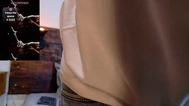 Snapshot of JhosuaVega chatting on October 1, 2025, 1:55 am JhosuaVega online show from October 1, 2025, 1:55 am