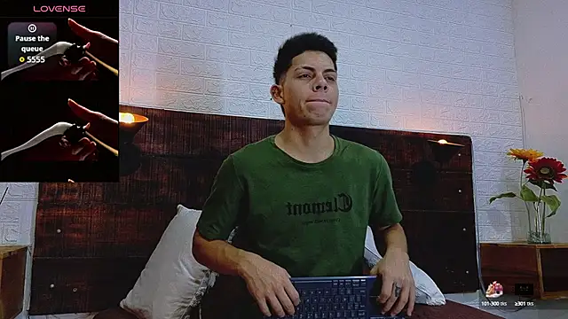 Snapshot of JhosuaVega chatting on October 5, 2025, 12:31 am JhosuaVega online show from October 5, 2025, 12:31 am