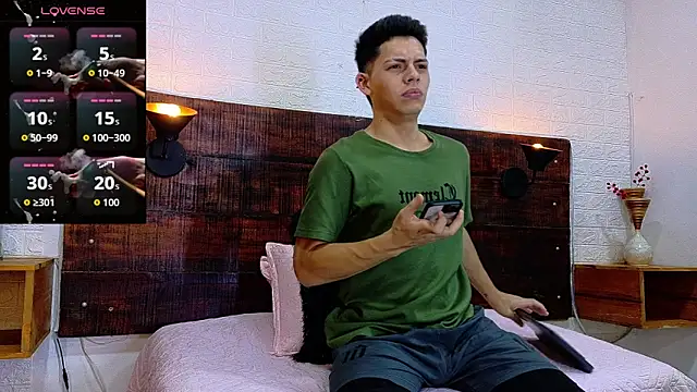 Snapshot of JhosuaVega chatting on October 7, 2025, 7:00 pm JhosuaVega online show from October 7, 2025, 7:00 pm