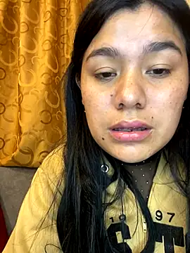 Snapshot of April_Becker chatting on October 19, 2025, 4:35 am April Becker online show from October 19, 2025, 4:35 am