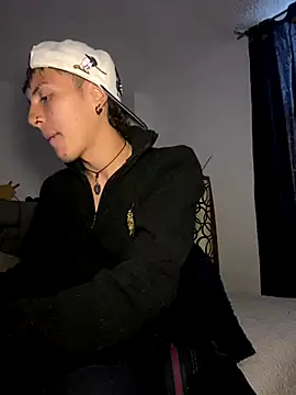 NaytonFreeman online show from October 6, 2025, 10:29 pm