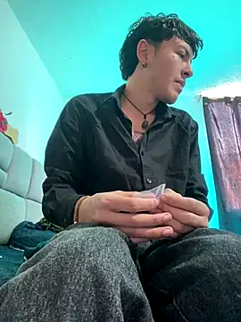 NaytonFreeman online show from December 22, 2025, 5:21 pm