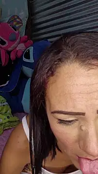 Lhia  online show from November 9, 2025, 4:05 pm