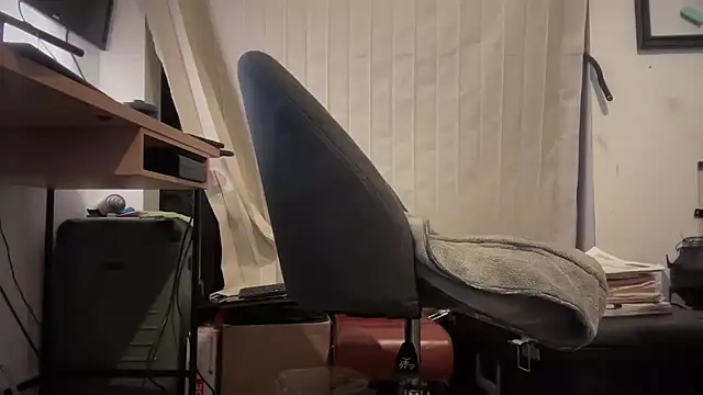 jasoncali305 online show from February 18, 2026, 6:31 am