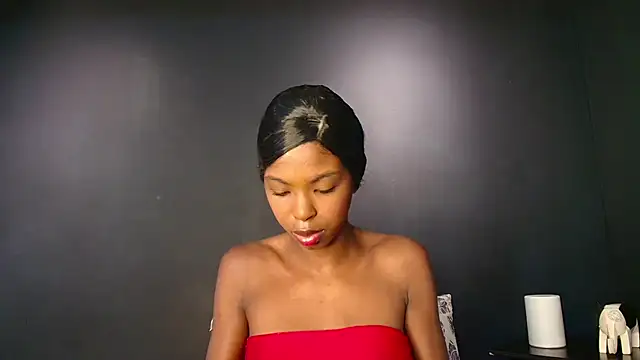 Snapshot of CamilaaSaenz chatting on October 11, 2025, 11:53 am CamilaaSaenz online show from October 11, 2025, 11:53 am