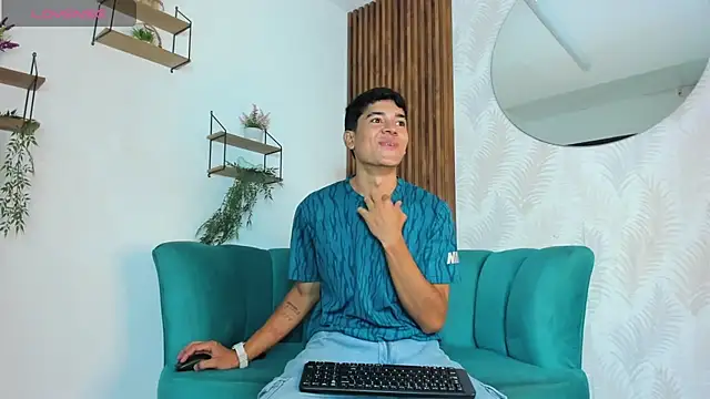 SandroVeyra online show from September 22, 2025, 8:00 pm