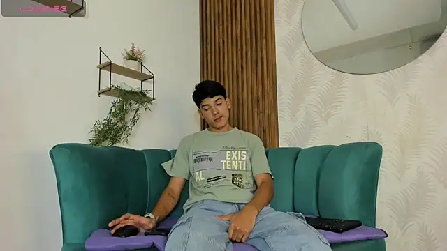 SandroVeyra online show from September 26, 2025, 8:13 pm