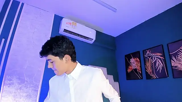 SandroVeyra online show from October 22, 2025, 2:23 am