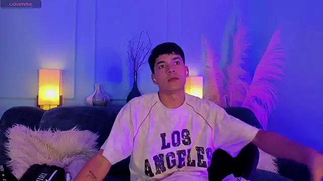 SandroVeyra online show from November 4, 2025, 1:27 am