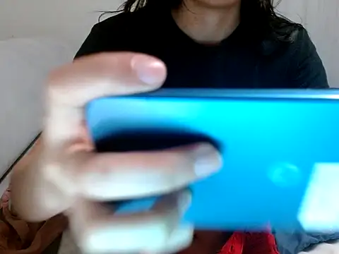 yulieth01998 online show from September 13, 2025, 2:50 pm