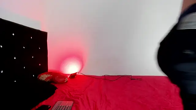 maykel and mike online show from January 14, 2026, 2:44 pm