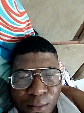 Snapshot of Elsuave28 chatting on February 24, 2026, 10:08 pm Elsuave28 online show from February 24, 2026, 10:08 pm