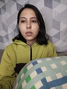 scarletoficial online show from July 5, 2026, 1:56 am