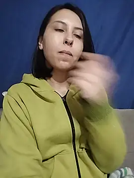 scarletoficial online show from July 18, 2026, 1:10 am