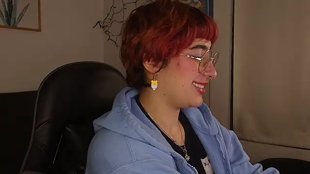 Miacatsito3 online show from February 12, 2026, 1:11 am