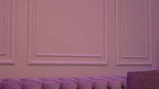 KatieHayes online show from November 9, 2025, 6:50 pm